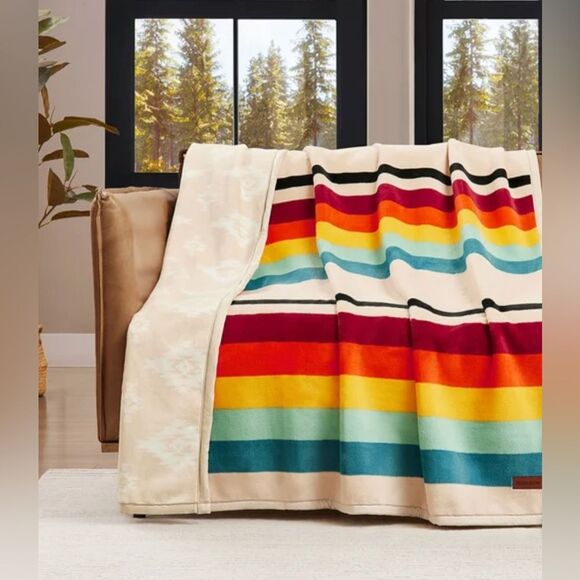 Brand New! Pendleton Reversible Plush Throw -Mount Foraker - Picture 2 of 7